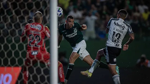 Futebol: Goiás e Atlético-MG empatam sem gols e seguem pressionados no Brasileirão