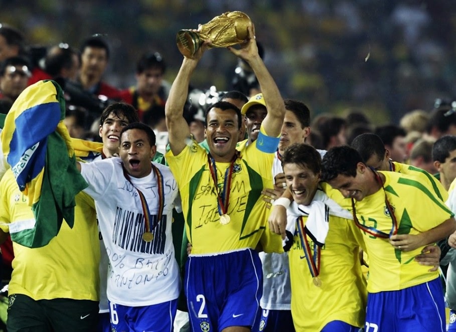 Futebol: Seleção Brasileira levantou taça do inédito Penta há 21 anos