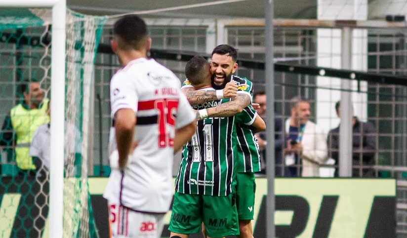 Futebol: América-MG vence, encerra jejum e mantém seca de vitórias do São Paulo no Brasileirão