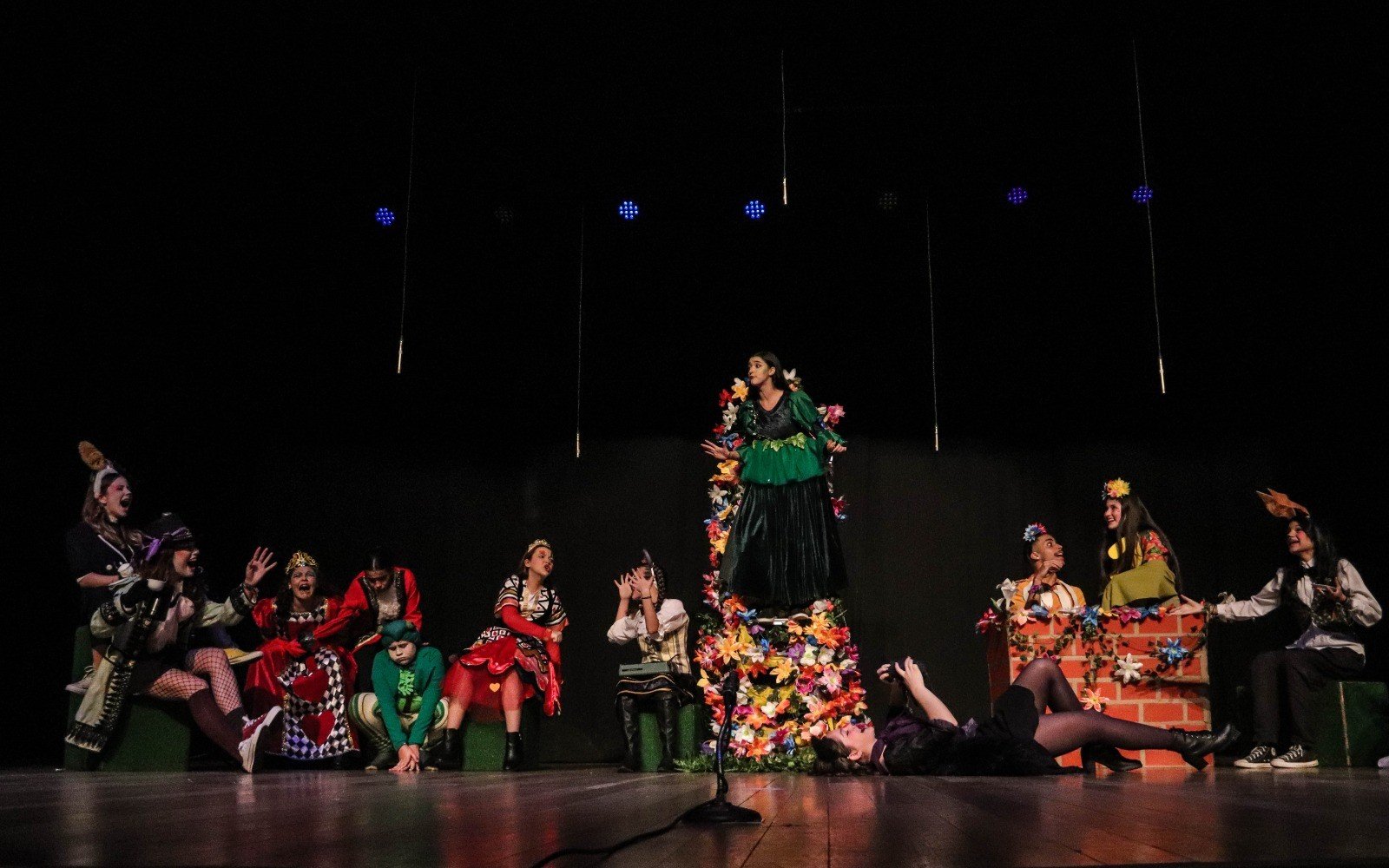 Atores do Bolsa Cultural encantam plateia no Festival Nova Cena