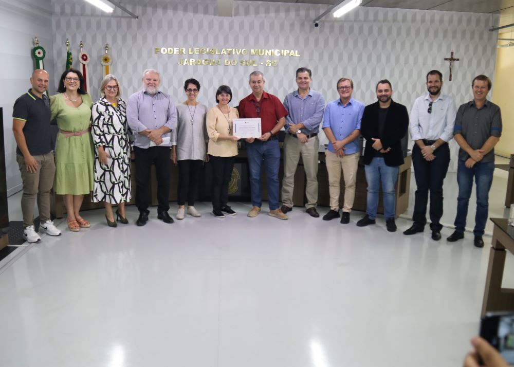 Comunidade Vida Nova recebe moção de reconhecimento pelos 25 anos 