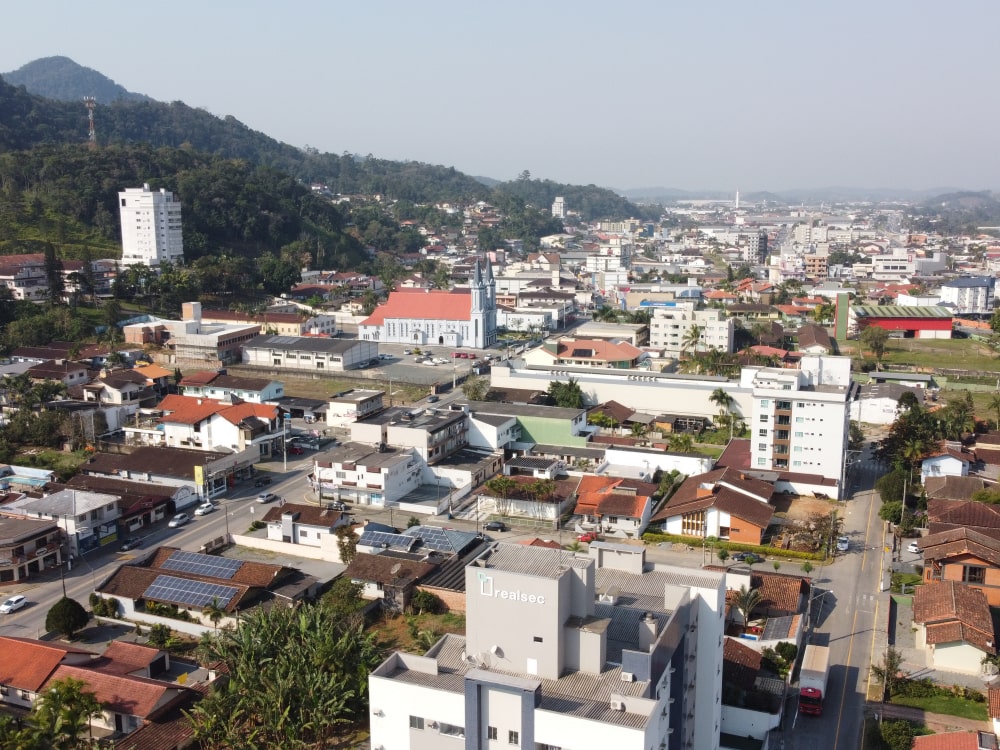 Comunidade se prepara ao desfile festivo dos 74 anos do município