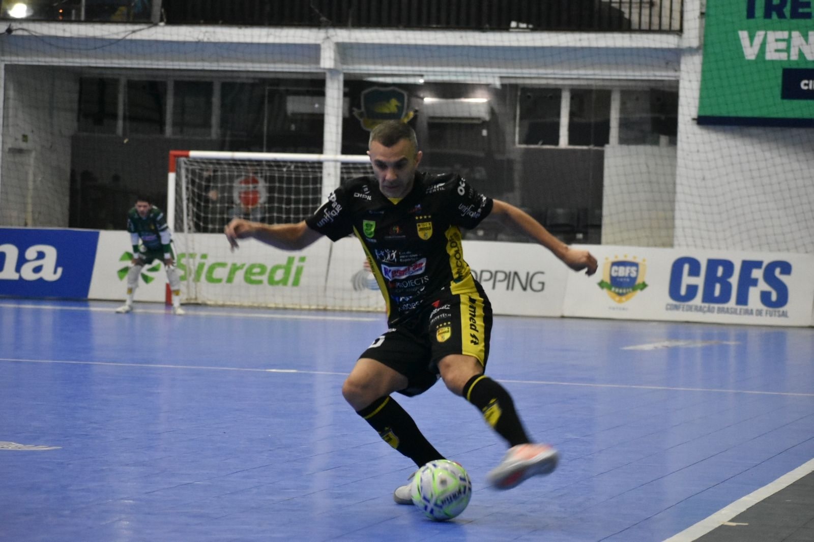 Futsal: Jaraguá derrota Chopinzinho e passa em primeiro lugar do grupo para as semifinais da Taça Brasil