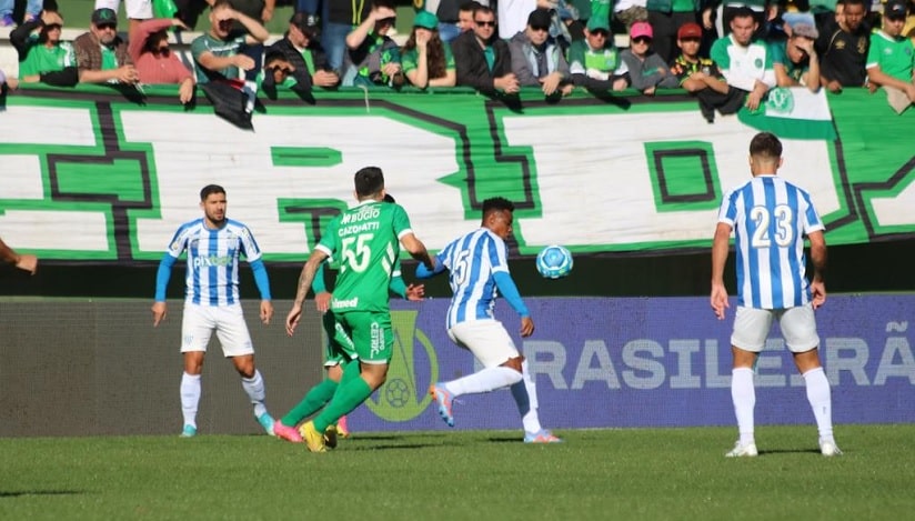 Futebol: Chapecoense e Avaí dividem os pontos na Arena Condá