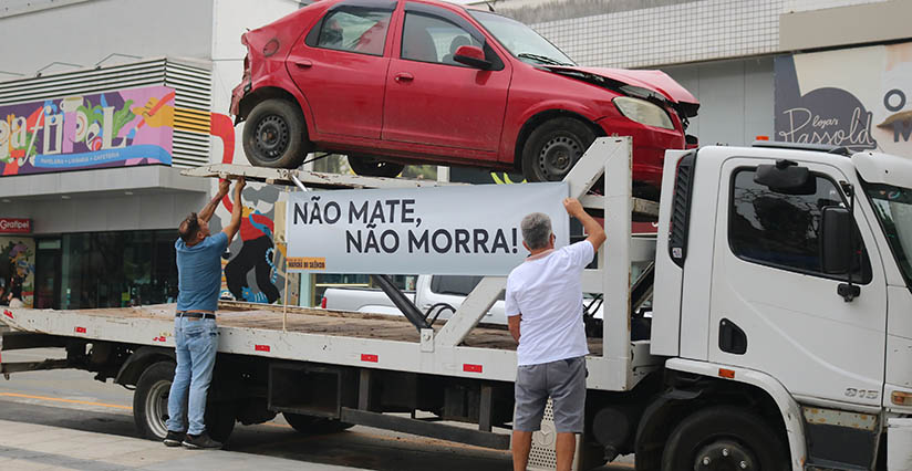 Ação educativa na praça finaliza a Semana do Trânsito