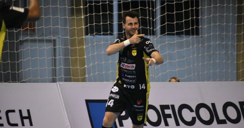 Futsal: Jaraguá fecha a primeira fase com vitória na Arena pela LNF