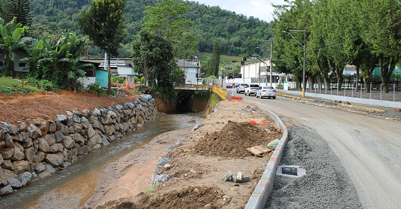 Troca de galeria no Ribeirão Martins foi adiada devido às chuvas