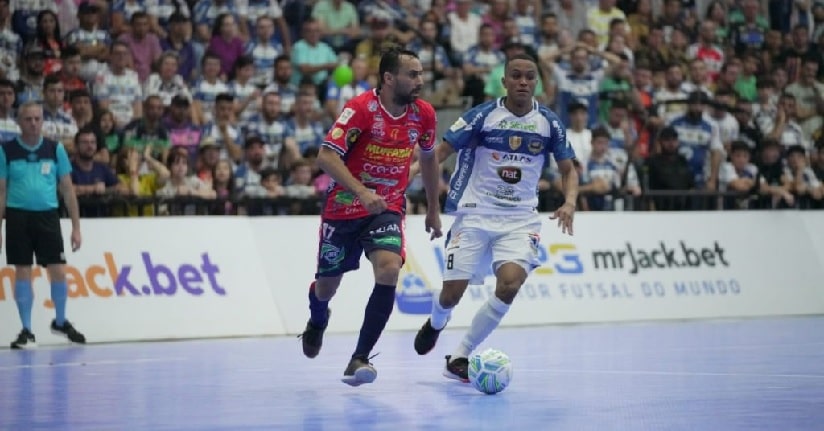 Futsal: Cascavel larga na frente do Pato por vaga nas quartas de final da LNF