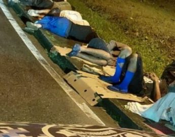 Cerca de 40 moradores de rua de Itajaí foram abandonados na divisa com Balneário Camboriú