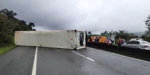 Vídeo de acidente na BR-101 no KM 185