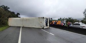 Vídeo de acidente na BR-101 no KM 185