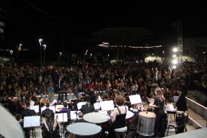 VÍDEO: Mais de cinco mil pessoas acompanham o acendimento das luzes natalinas