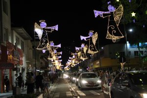 VÍDEO: Mais de cinco mil pessoas acompanham o acendimento das luzes natalinas