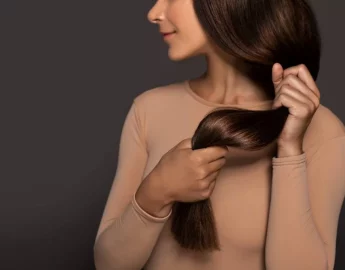 Pode usar shampoo a seco todos os dias? Veja benefícios e riscos