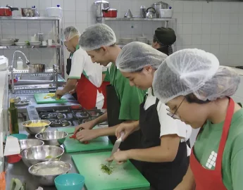 Desemprego cai de 8% para 7,7% no país no terceiro trimestre do ano