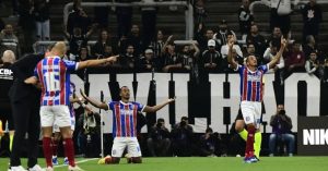 Futebol: Bahia goleia o Corinthians na Neo Química Arena