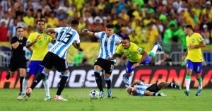Futebol: Brasil perde da Argentina no Maracanã