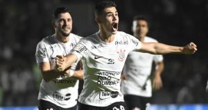 Futebol: Corinthians vira, se afasta da zona de rebaixamento e afunda o Vasco