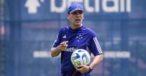 Futebol: Cruzeiro anuncia demissão do técnico Zé Ricardo