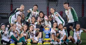Futebol: Time jaraguaense é campeão de torneio feminino
