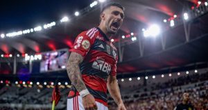 Futebol: Flamengo vence Bragantino e fica a dois pontos do líder Palmeiras