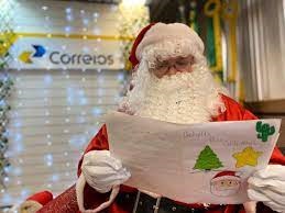 Papai Noel dos Correios recebe cartinhas 