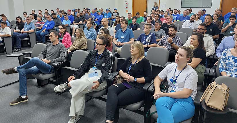 Samae realiza capacitação com servidores qualificando os serviços 