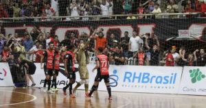 Futsal: Joinville supera Tubarão na semifinal do estadual