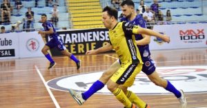 Futsal: Jaraguá bate Joaçaba e está na final do estadual