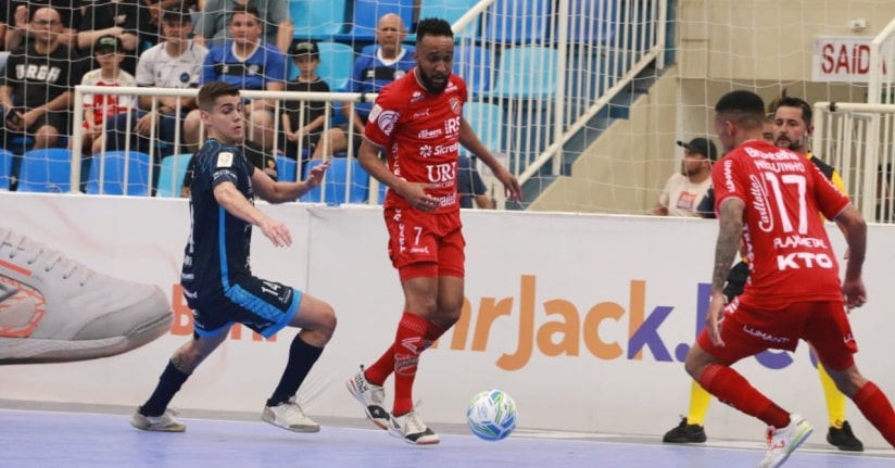 Futsal: Atlântico vence Tubarão e larga em vantagem nas quartas de final da LNF