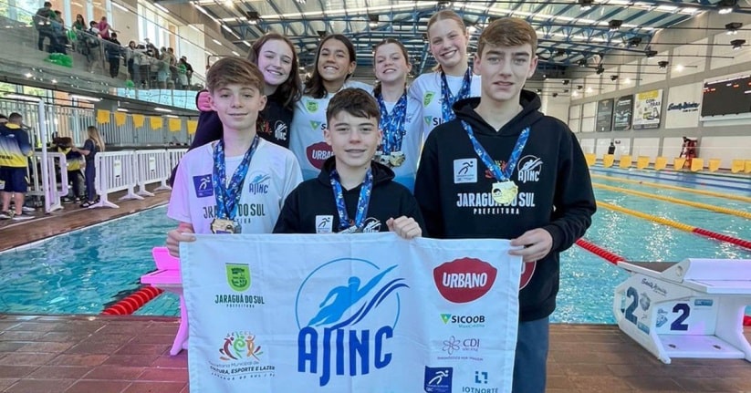Natação: Atletas jaraguaenses conquistam 13 medalhas no Festival Sul-Brasileiro