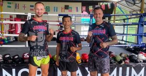 Muay Thai: Irmãos jaraguaenses passam temporada na Tailândia