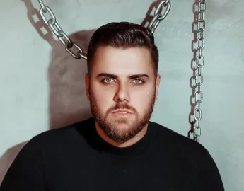 Sertanejo Zé Neto, dupla de Cristiano, sofre acidente de carro em MG