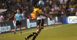 Futebol: Criciúma confirma permanência de Felipe Vizeu e do goleiro Gustavo para 2024