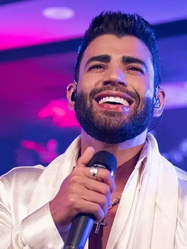 Gusttavo Lima destaca-se com relógio cravejado de diamantes