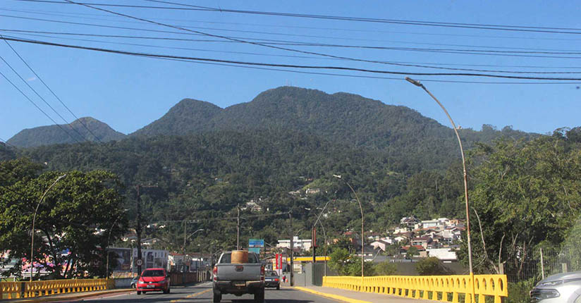 Silhueta do Morro Boa Vista passa a ser também símbolo de Jaraguá