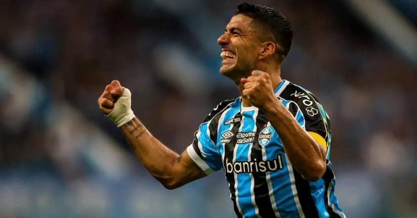 Futebol: Suárez se despede da torcida do Grêmio na Arena com homenagens, lágrimas, gol e vitória