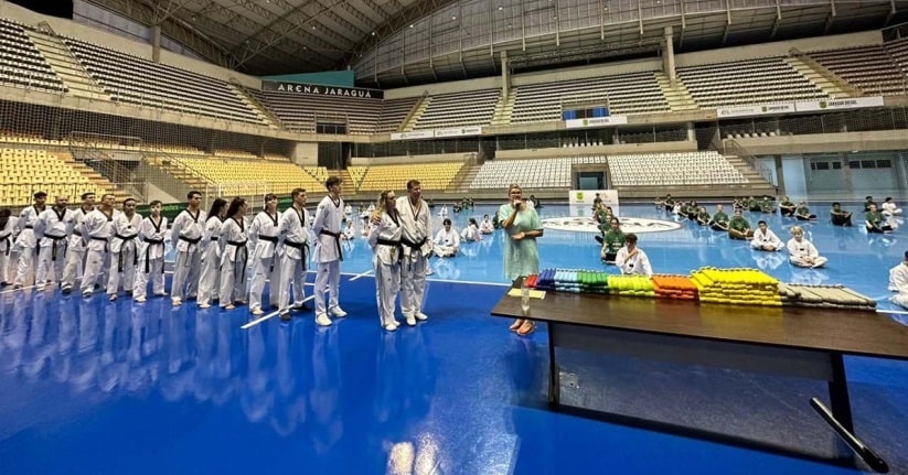 Taekwondo: Alunos dos projetos participam de Exame de Faixas