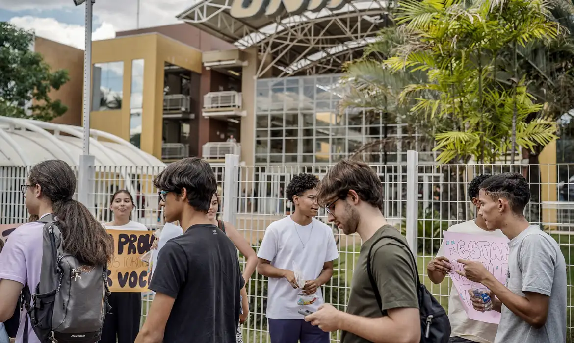 Você que tem de 14 a 24 anos, poderá ganhar um bom dinheiro do Governo