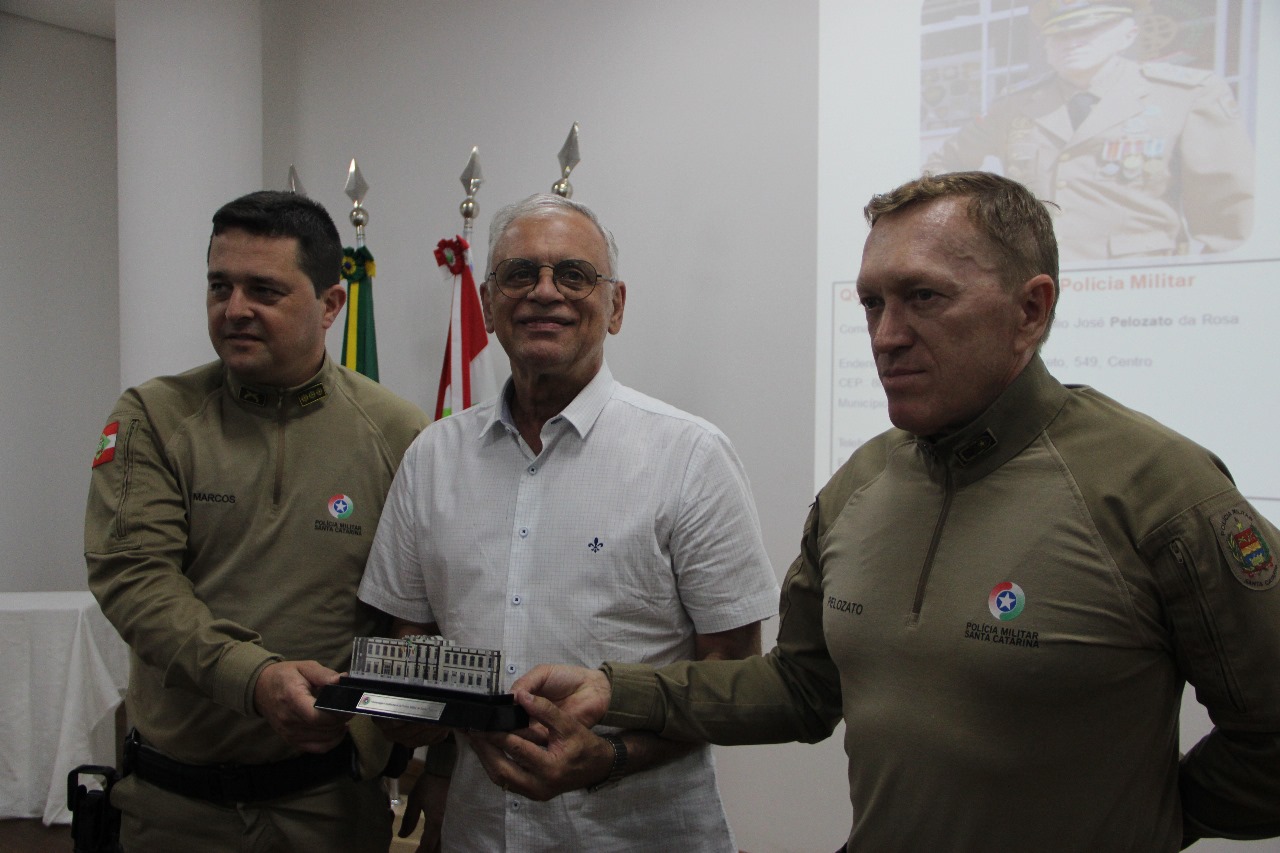 CQ4-Comando da PMSC distingue Jaraguá pelo Prêmio Cidades Excelentes
