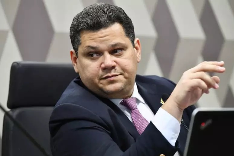 política
