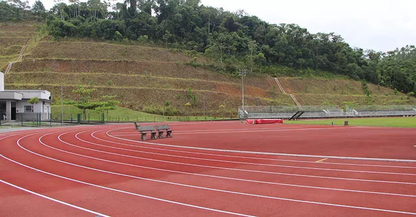 Ainda indefinida a cobertura da arquibancada da pista de atletismo