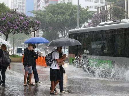 Chuvas devem permanecer até sábado, alertam meteorologistas