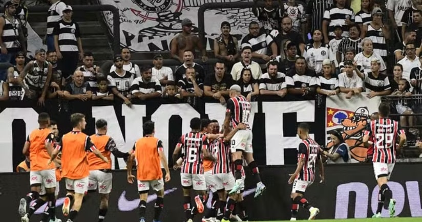 Futebol: São Paulo bate o Corinthians em Itaquera
