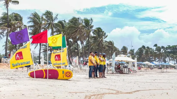 Estação Verão: o que significam as cores das bandeiras nas praias de Santa Catarina