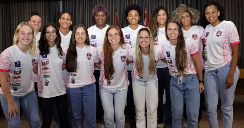 Basquete: Blumenau apresenta elenco feminino para temporada