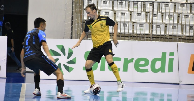 Futsal: Jaraguá faz 10 a 0 em jogo-treino na Arena