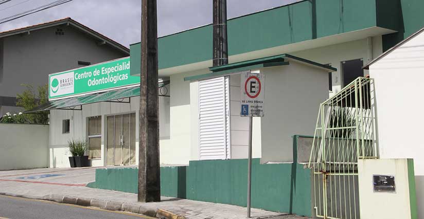 Vereadores cobram medidas para acabar filas na odontologia pública