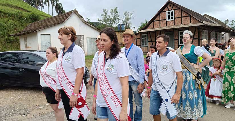 Rei do Tiro ao Alvo e Rainha do Bolão: Uma Jornada pela herança germânica em Blumenau