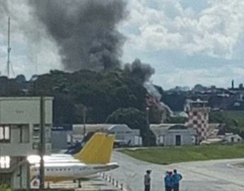 Avião da Polícia Federal cai perto de aeroporto e pessoas morrem carbonizadas